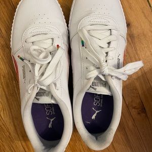 Rainbow women’s Pumas Size 8